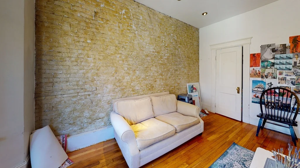 1 bed, 1 bath apartment for rent at 39 Hemenway Unit 14, Fenway — photo 2 of 8