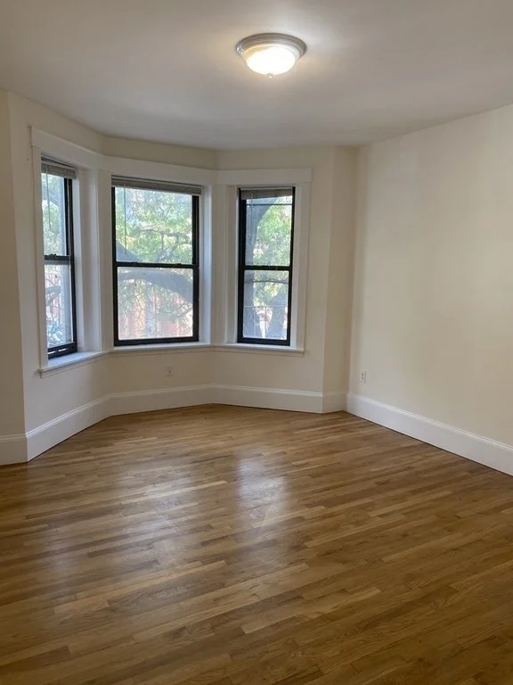 1 bed, 1 bath apartment for rent at 39 Hemenway Unit 7, Fenway — photo 3 of 9