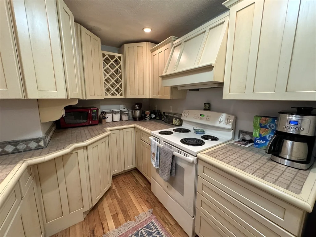 1 bed, 1 bath apartment for rent at 39 Highland Ave Unit G, Arlington — photo 3 of 16