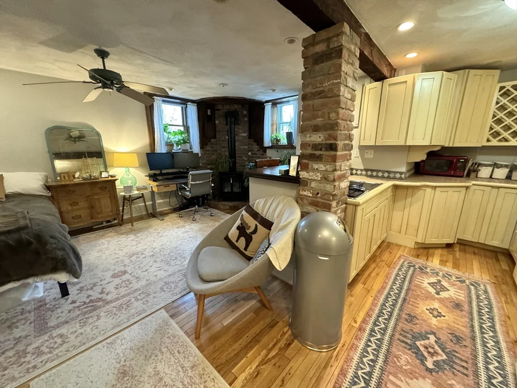 1 bed, 1 bath apartment for rent at 39 Highland Ave Unit G, Arlington — photo 1 of 16