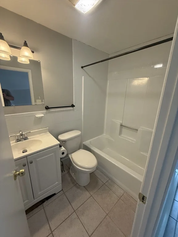 1 bed, 1 bath apartment for rent at 39 Hodges Ave Unit 2F, Taunton — photo 6 of 6