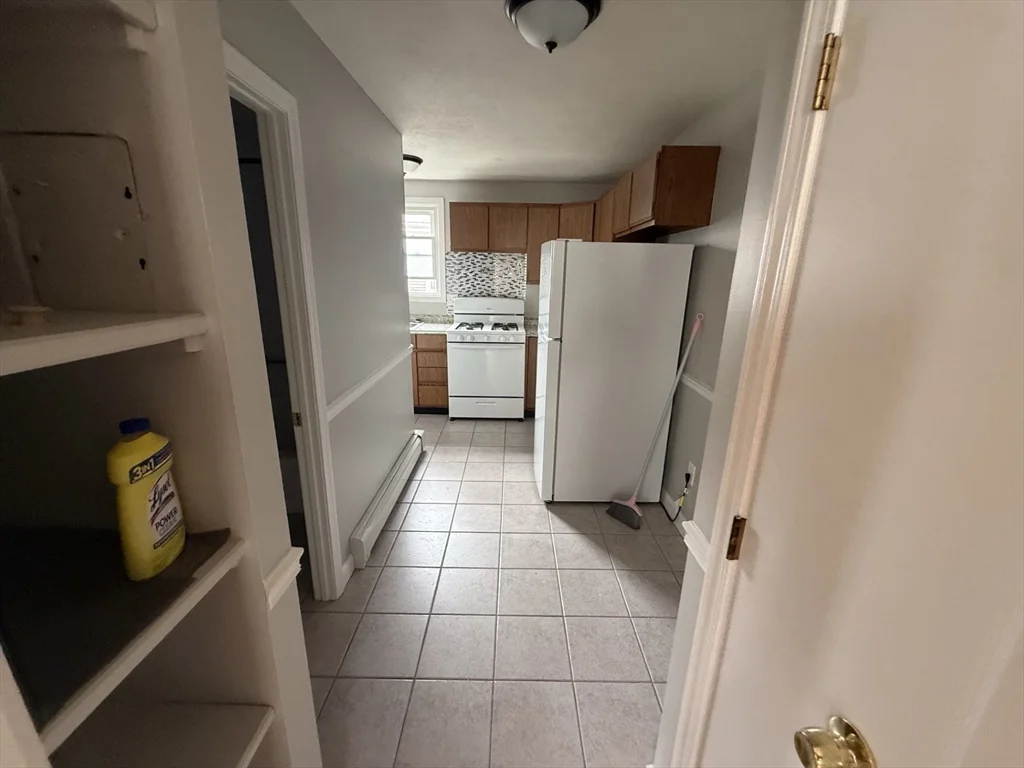 1 bed, 1 bath apartment for rent at 39 Hodges Ave Unit 2F, Taunton — photo 5 of 6