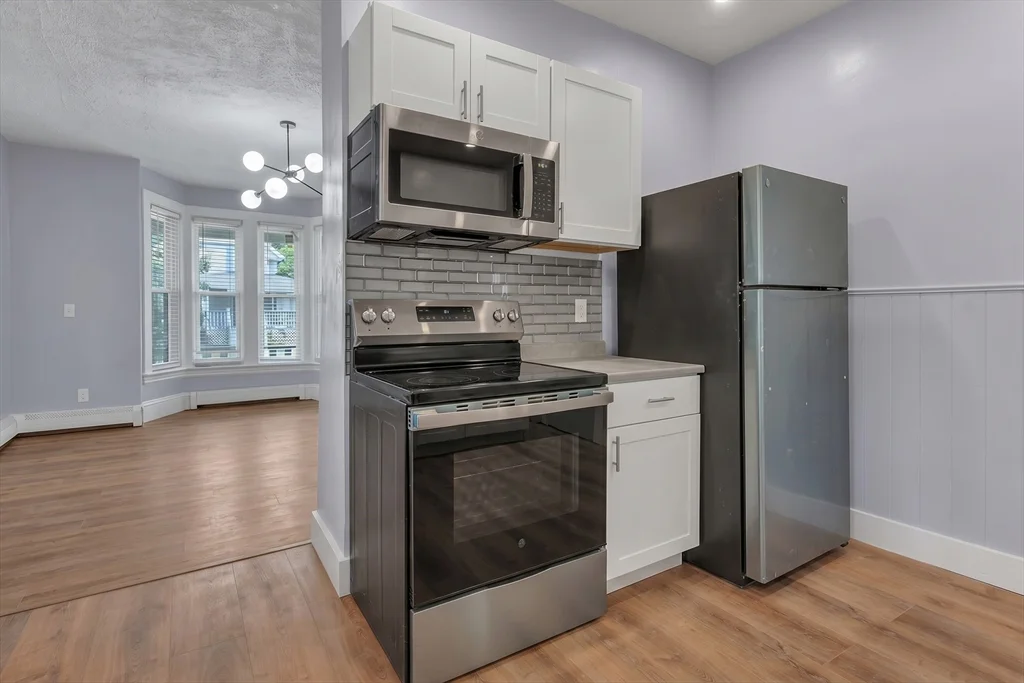 2 bed, 1 bath apartment for rent at 39 Hope St Unit 1, Attleboro — photo 3 of 24
