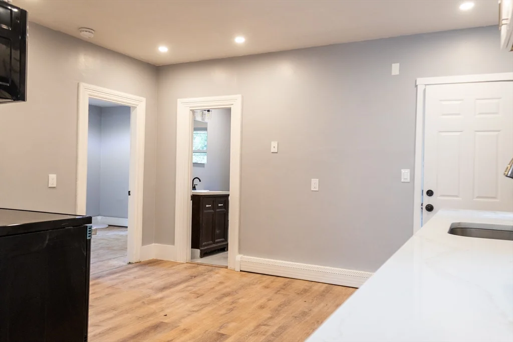 2 bed, 1 bath apartment for rent at 39 Hope St Unit 2, Attleboro — photo 5 of 17