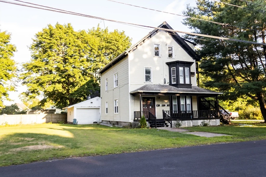 2 bed, 1 bath apartment for rent at 39 Hope St Unit 2, Attleboro
