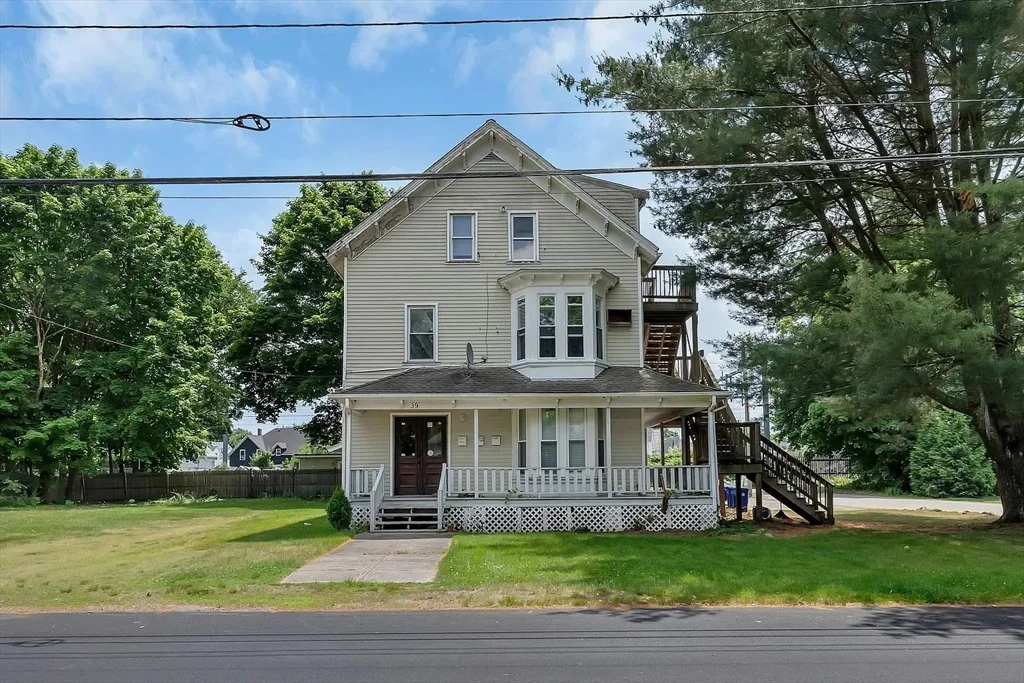 2 bed, 1 bath apartment for rent at 39 Hope Unit 3, Attleboro — photo 5 of 14