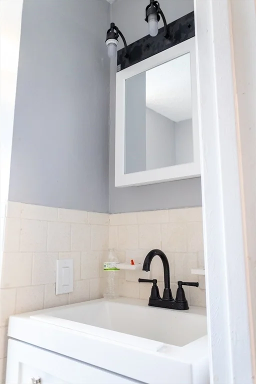 2 bed, 1 bath apartment for rent at 39 Hope Unit 3, Attleboro — photo 6 of 14