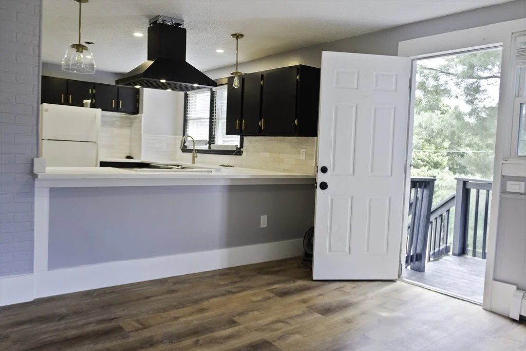 2 bed, 1 bath apartment for rent at 39 Hope Unit 3, Attleboro — photo 4 of 14