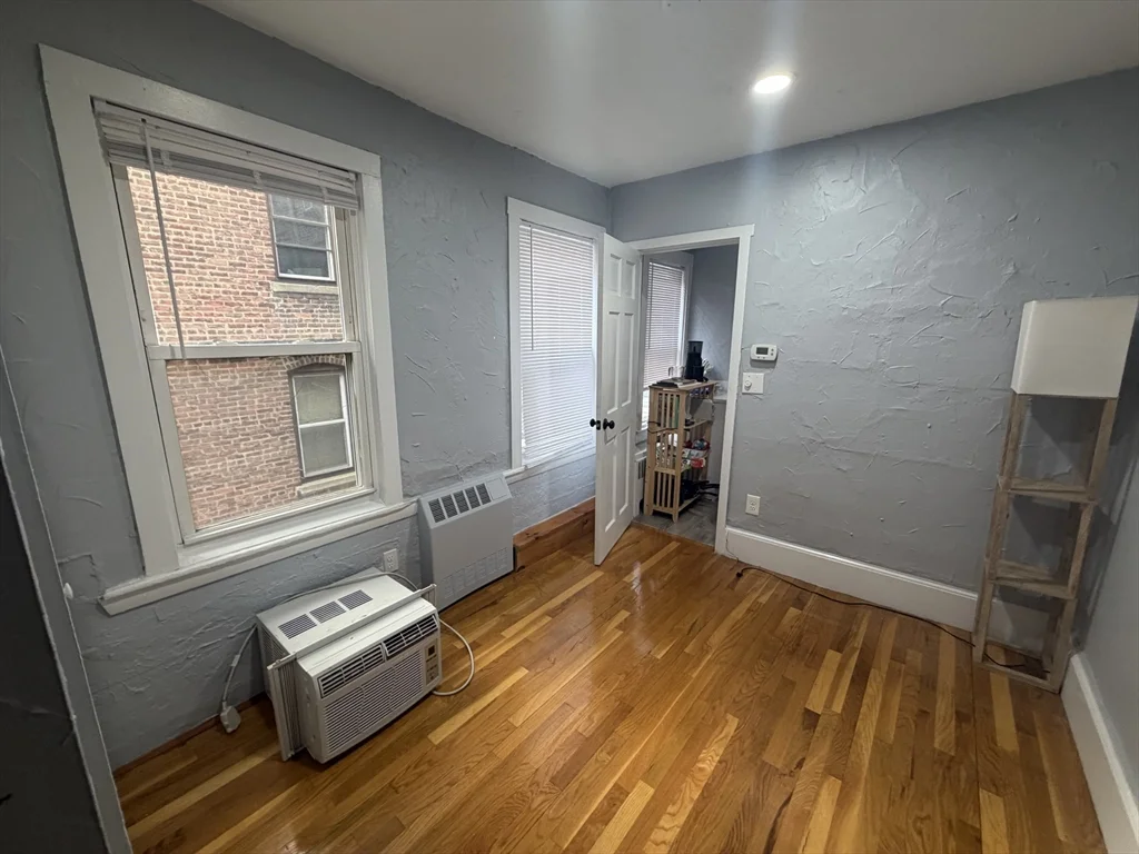 2 bed, 1 bath apartment for rent at 39 Irving St Unit 1, Beacon Hill — photo 6 of 12