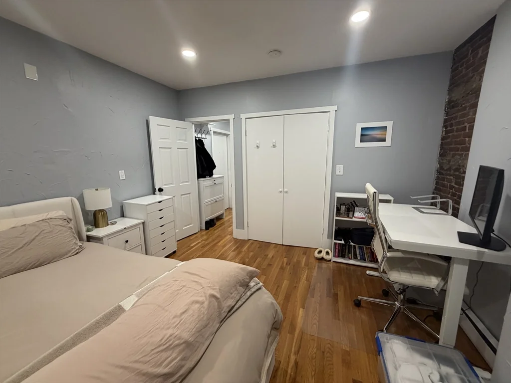 2 bed, 1 bath apartment for rent at 39 Irving St Unit 1, Beacon Hill — photo 5 of 12
