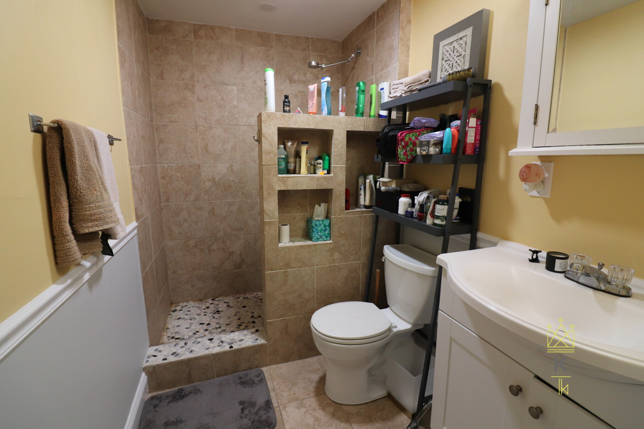 1.5 bed, 1 bath apartment for rent at 39 Irving St Unit 2, Beacon Hill — photo 24 of 28