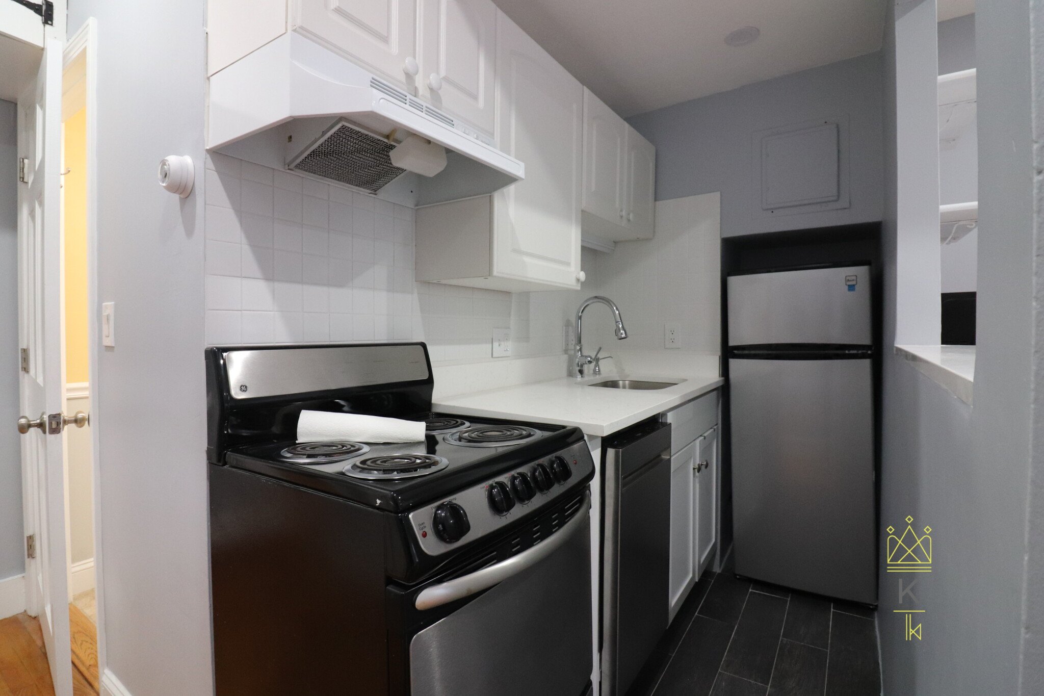 1.5 bed, 1 bath apartment for rent at 39 Irving St Unit 2, Beacon Hill — photo 4 of 28