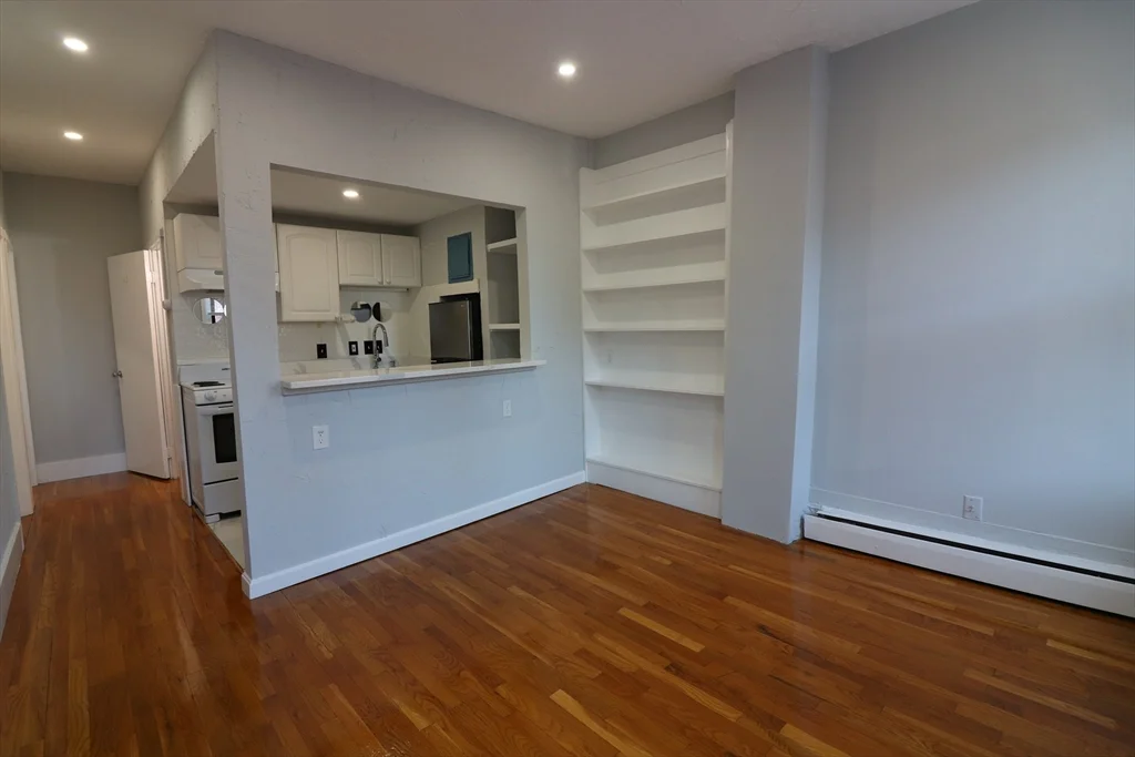 1 bed, 1 bath apartment for rent at 39 Irving St Unit 4, Beacon Hill — photo 3 of 10