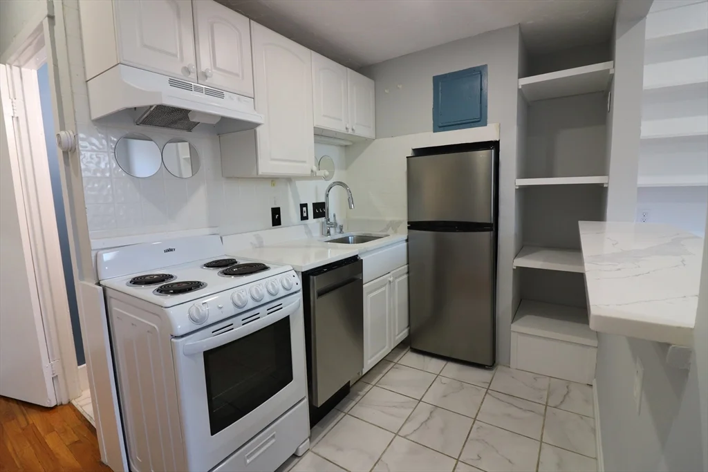 1 bed, 1 bath apartment for rent at 39 Irving St Unit 4, Beacon Hill — photo 1 of 10