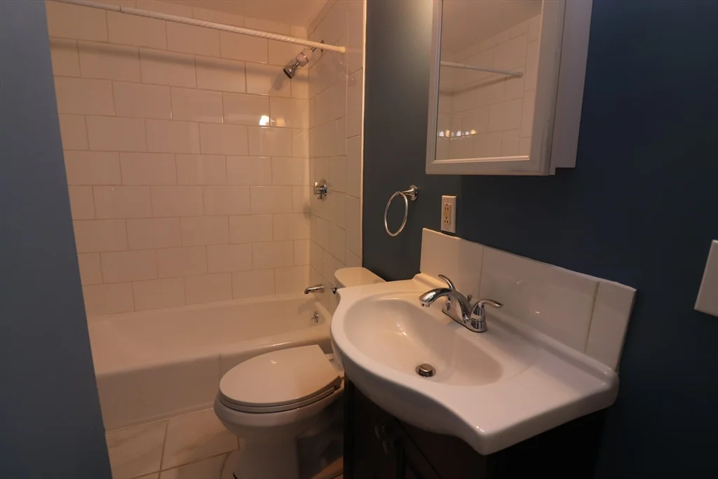 1 bed, 1 bath apartment for rent at 39 Irving St Unit 4, Beacon Hill — photo 7 of 10