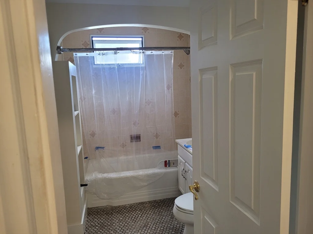 1 bed, 1 bath apartment for rent at 39 Irving St Unit 4, Everett — photo 8 of 8