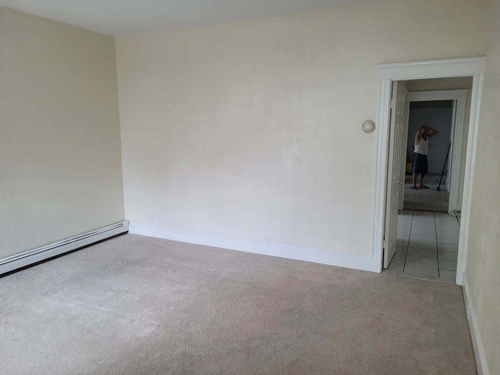 1 bed, 1 bath apartment for rent at 39 Irving St Unit 4, Everett — photo 1 of 8