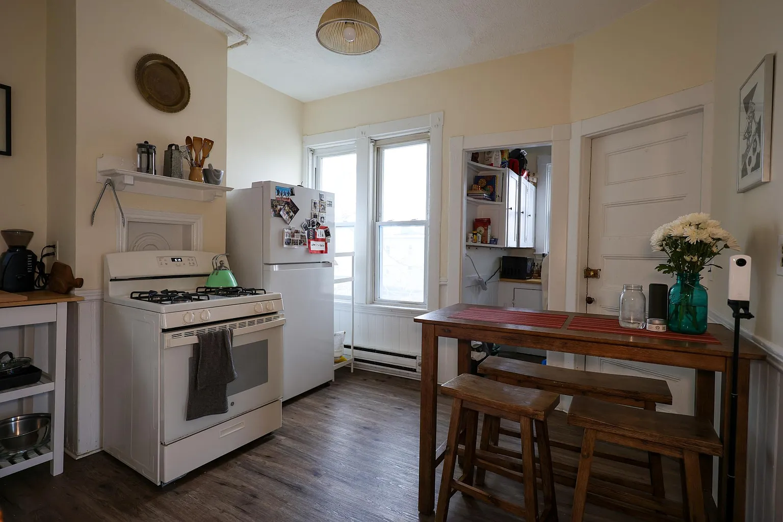 3 bed, 1 bath apartment for rent at 39 Jefferson St Unit 3-38, Wellington-Harrington — photo 1 of 13