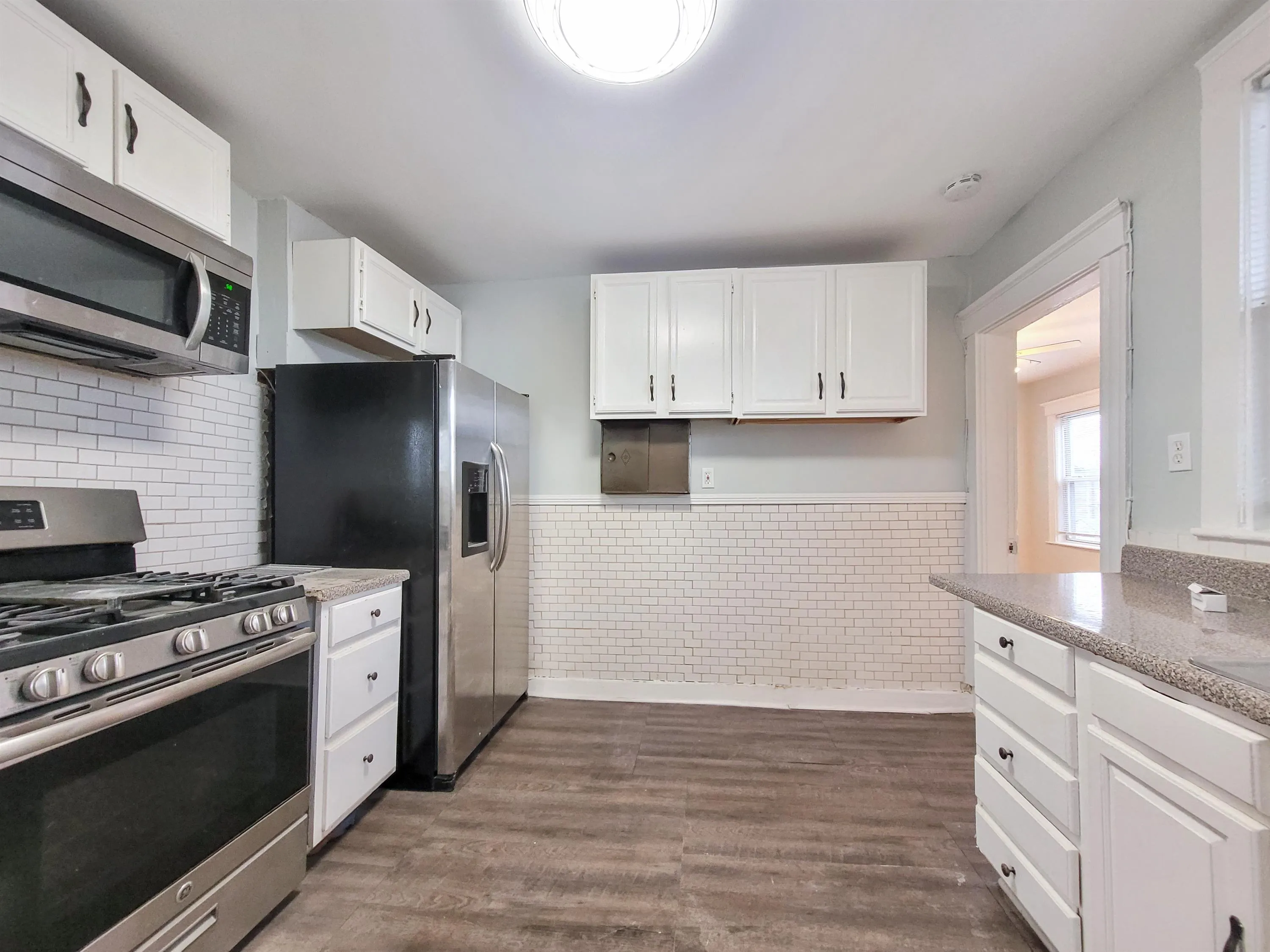 5 bed, 2.5 bath apartment for rent at 39 Juniper St Unit 1, Roxbury — photo 3 of 12