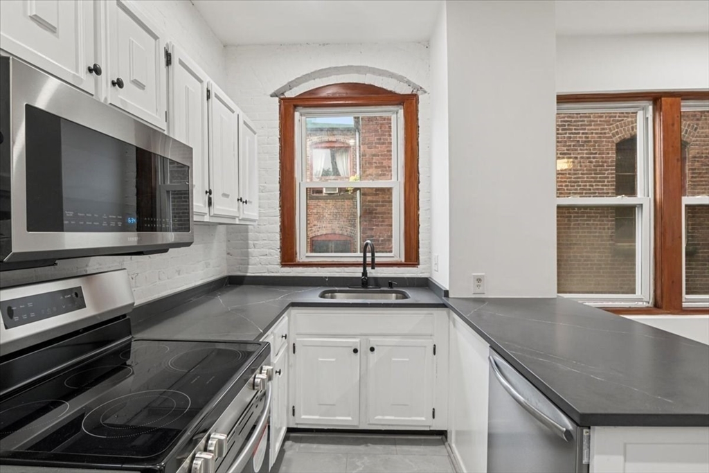 3 bed, 1.5 bath apartment for rent at 39 Kent St Unit 3, Brookline Village — photo 1 of 21