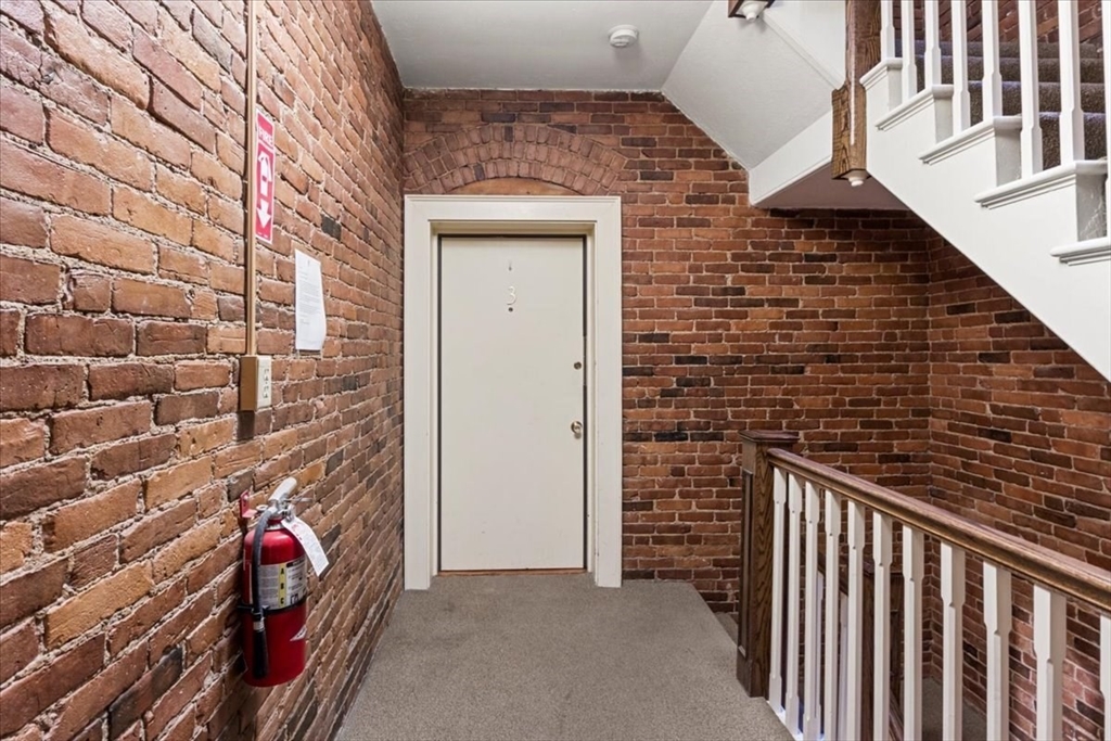 3 bed, 1.5 bath apartment for rent at 39 Kent St Unit 3, Brookline Village — photo 18 of 21