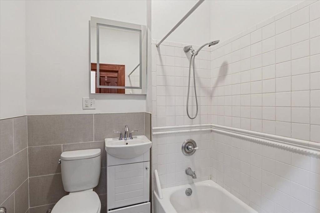 3 bed, 1.5 bath apartment for rent at 39 Kent St Unit 3, Brookline Village — photo 7 of 21