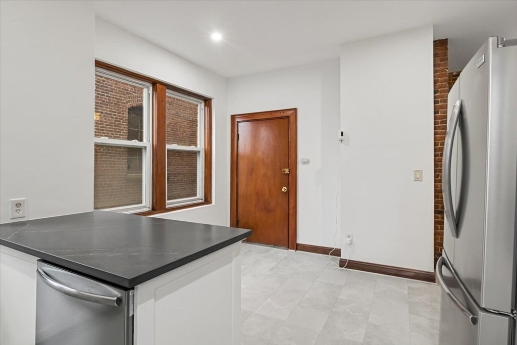 3 bed, 1.5 bath apartment for rent at 39 Kent St Unit 3, Brookline Village — photo 3 of 21