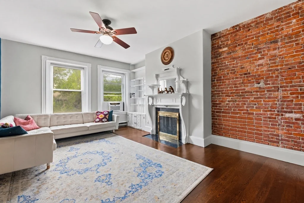 3 bed, 1 bath apartment for rent at 39 Kent St Unit 5, Coolidge Corner