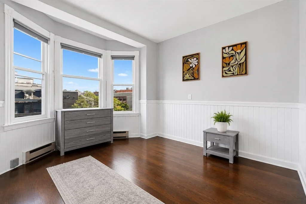 3 bed, 1 bath apartment for rent at 39 Kent St Unit 5, Coolidge Corner — photo 7 of 14