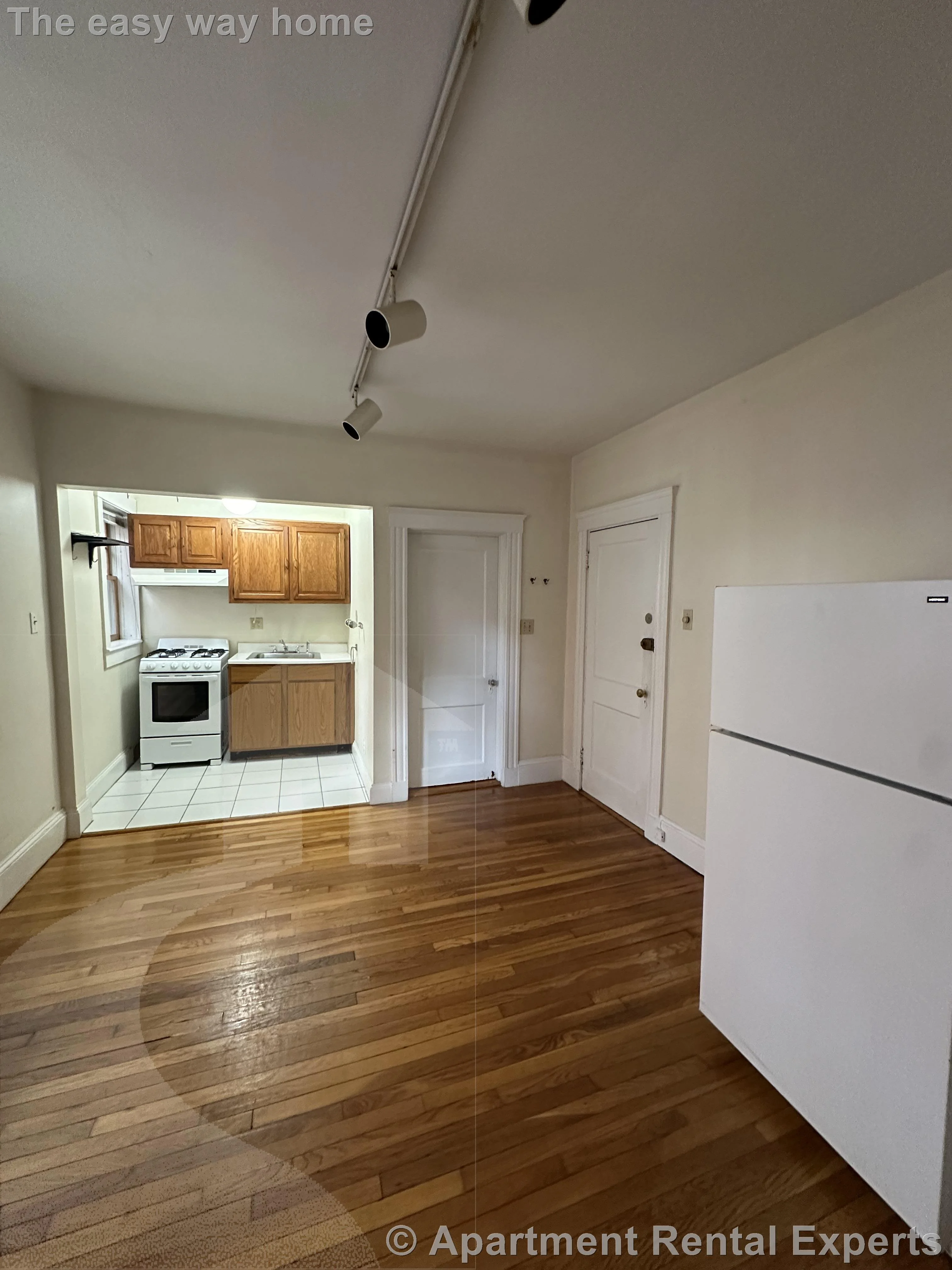 1 bed, 1 bath apartment for rent at 39 Lee St Unit 3A, Central Square — photo 3 of 7