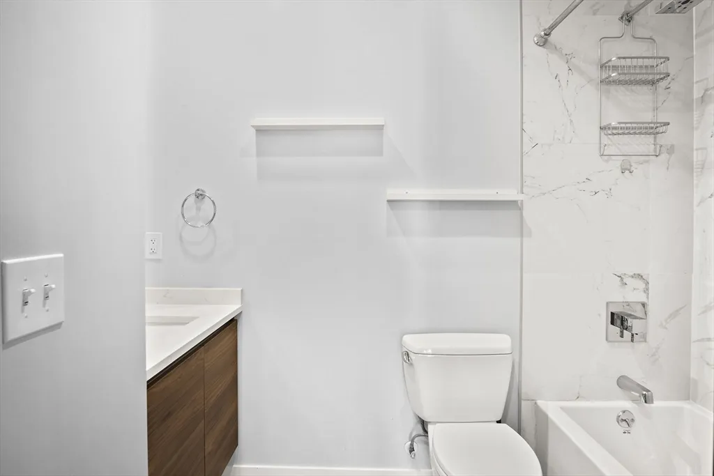 2 bed, 2 bath apartment for rent at 39 Lexington St Unit 4, Eagle Hill — photo 11 of 17