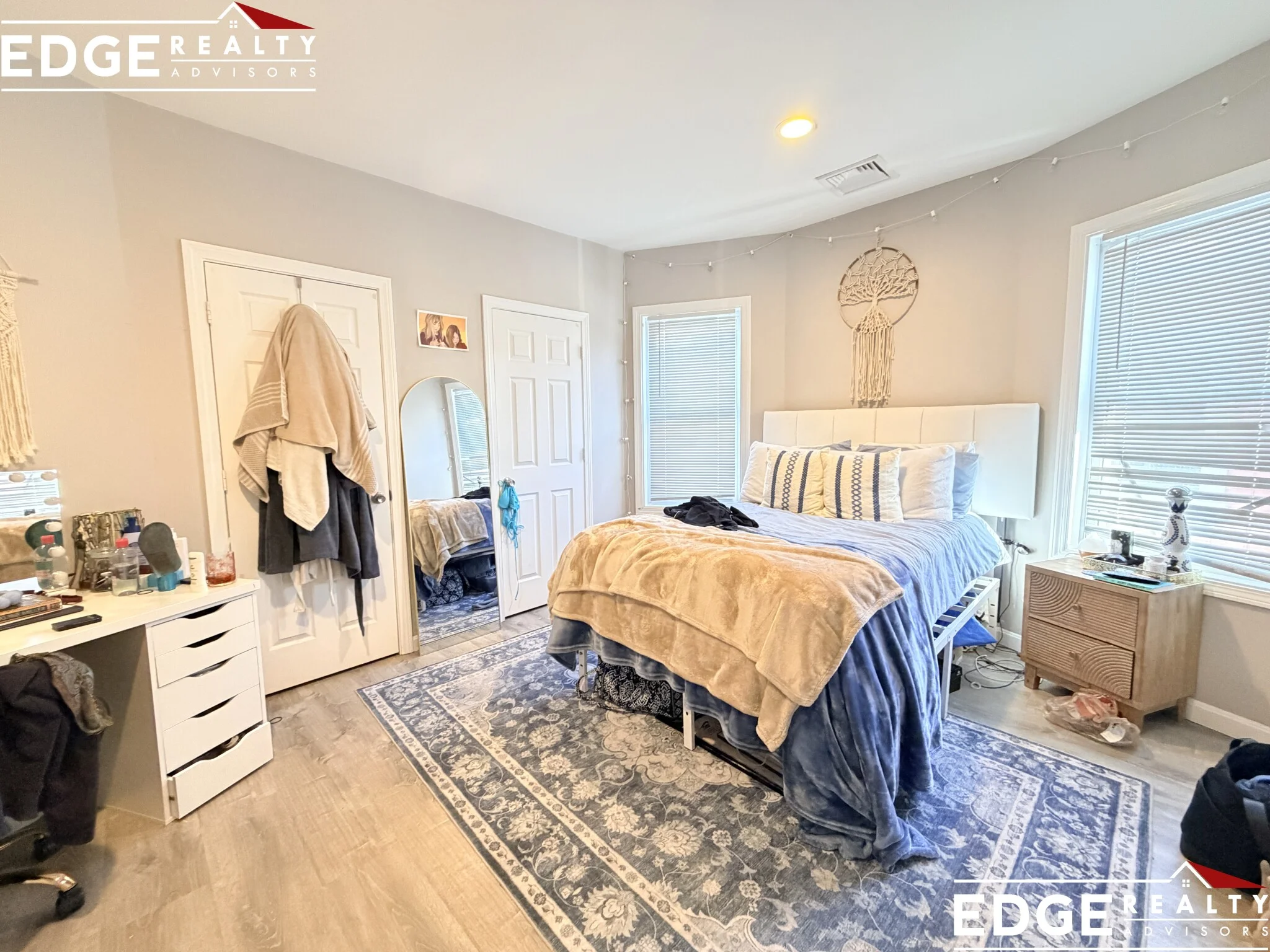 5 bed, 2 bath apartment for rent at 39 Long Ave Unit 2, Brighton — photo 4 of 10