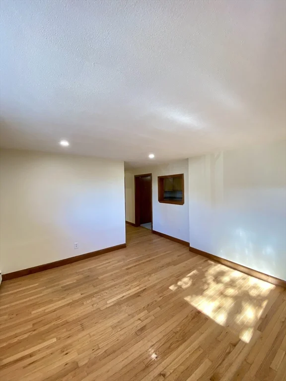 3 bed, 1 bath apartment for rent at 39 Loomis St Unit 1, Cambridge Highlands — photo 2 of 13