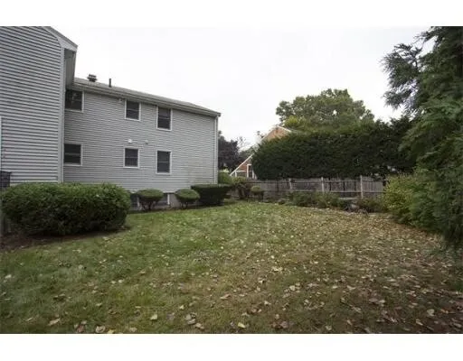 3 bed, 1 bath apartment for rent at 39 Loomis St Unit 39, Cambridge Highlands — photo 12 of 14