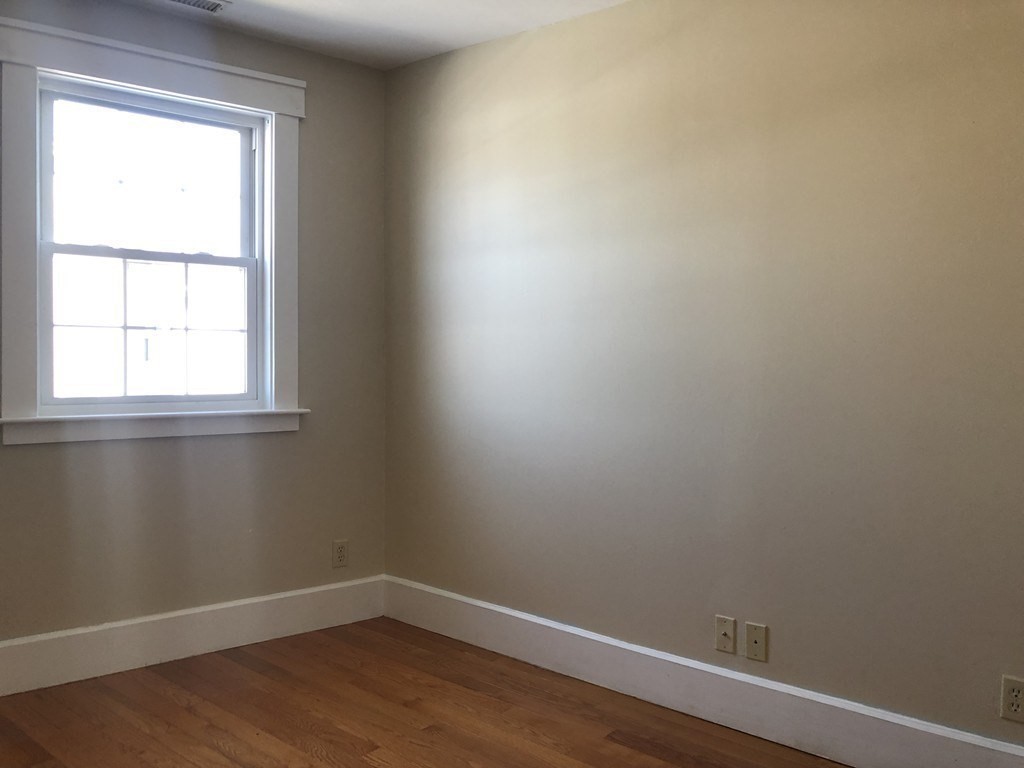 4 bed, 2 bath apartment for rent at 39 Magazine St Unit 2, Roxbury — photo 16 of 34