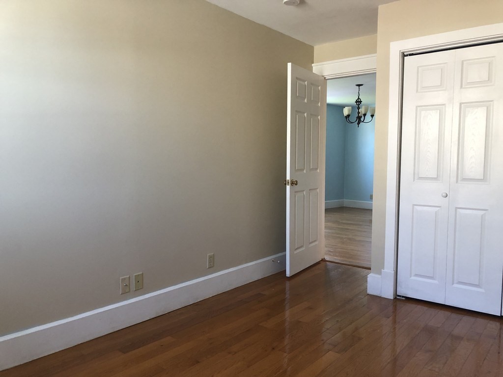 4 bed, 2 bath apartment for rent at 39 Magazine St Unit 2, Roxbury — photo 17 of 34