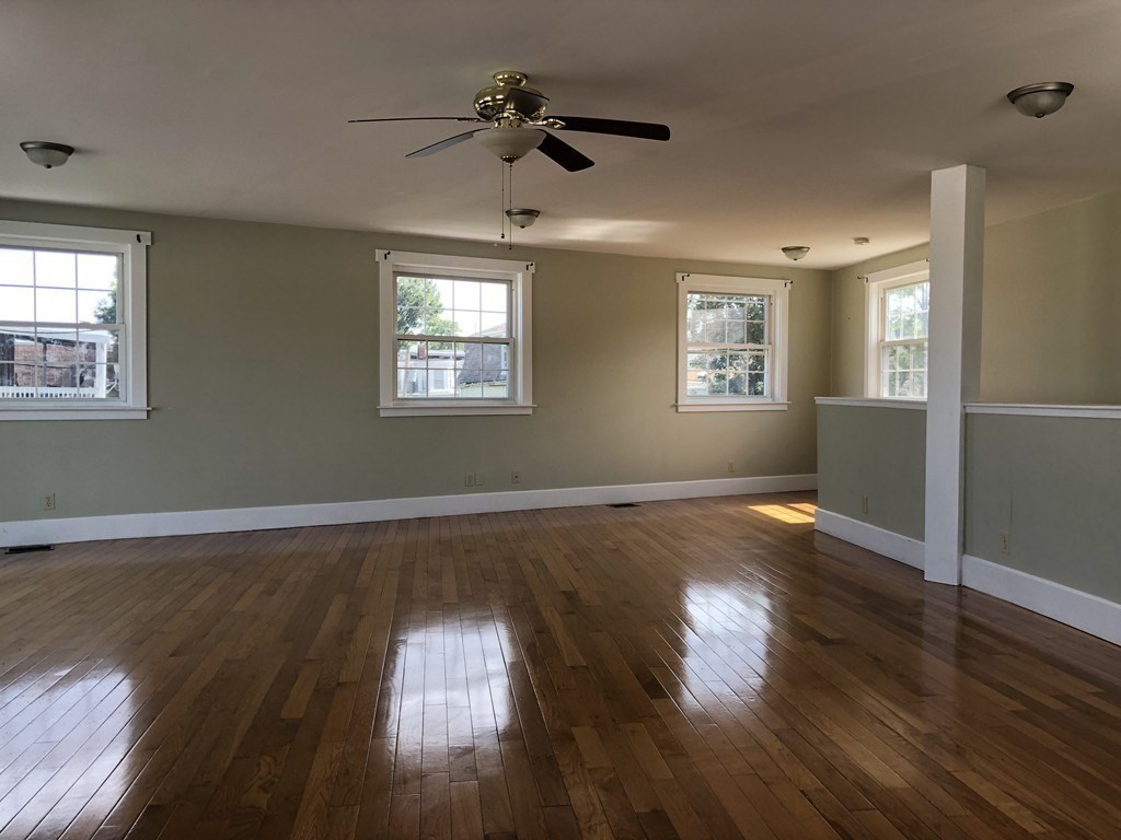 4 bed, 2 bath apartment for rent at 39 Magazine St Unit 2, Roxbury — photo 3 of 34