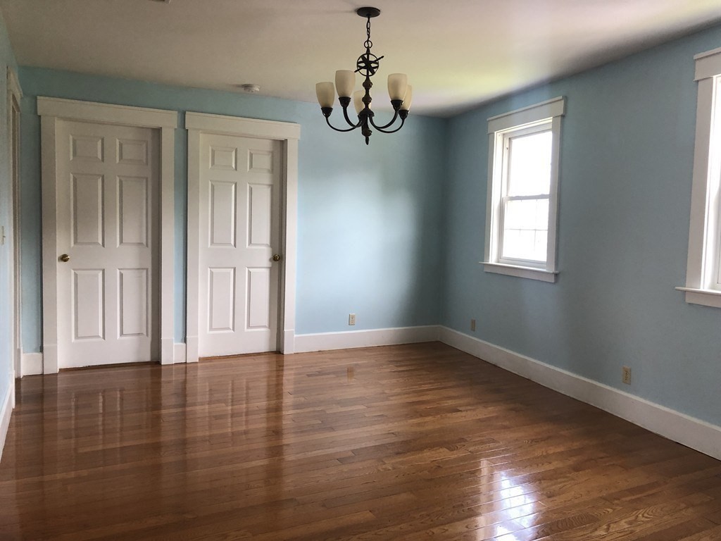 4 bed, 2 bath apartment for rent at 39 Magazine St Unit 2, Roxbury — photo 9 of 34