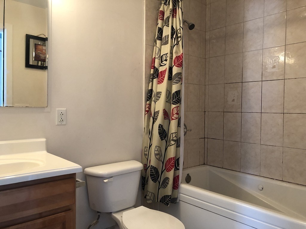4 bed, 2 bath apartment for rent at 39 Magazine St Unit 2, Roxbury — photo 7 of 34