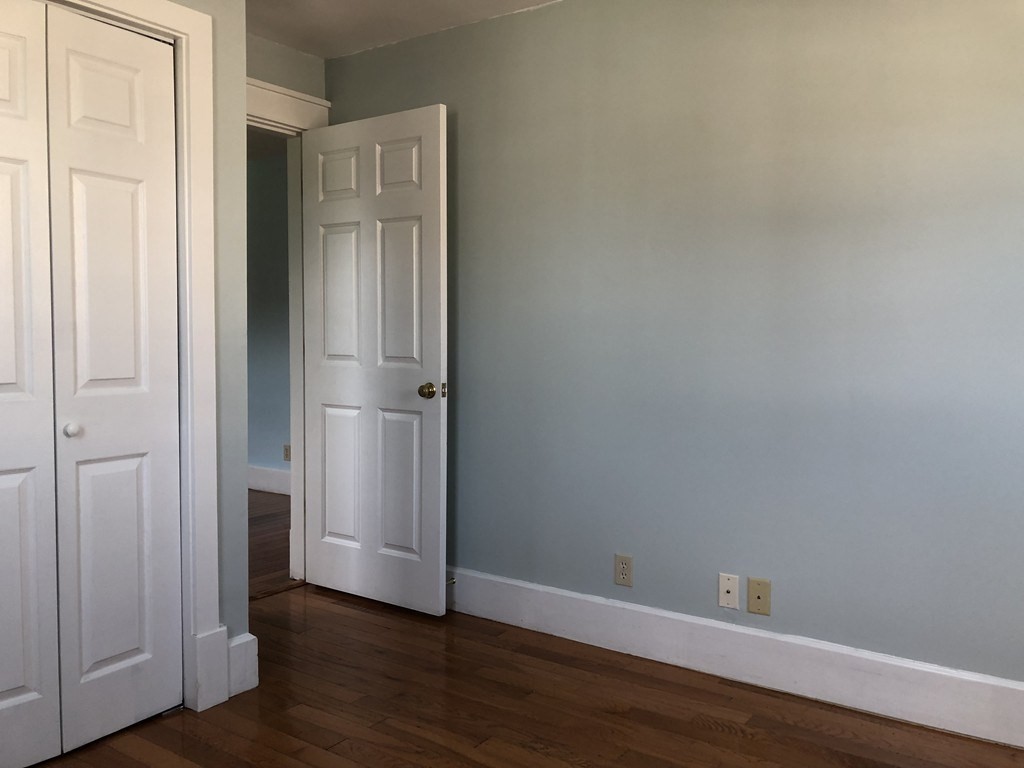 4 bed, 2 bath apartment for rent at 39 Magazine St Unit 2, Roxbury — photo 20 of 34