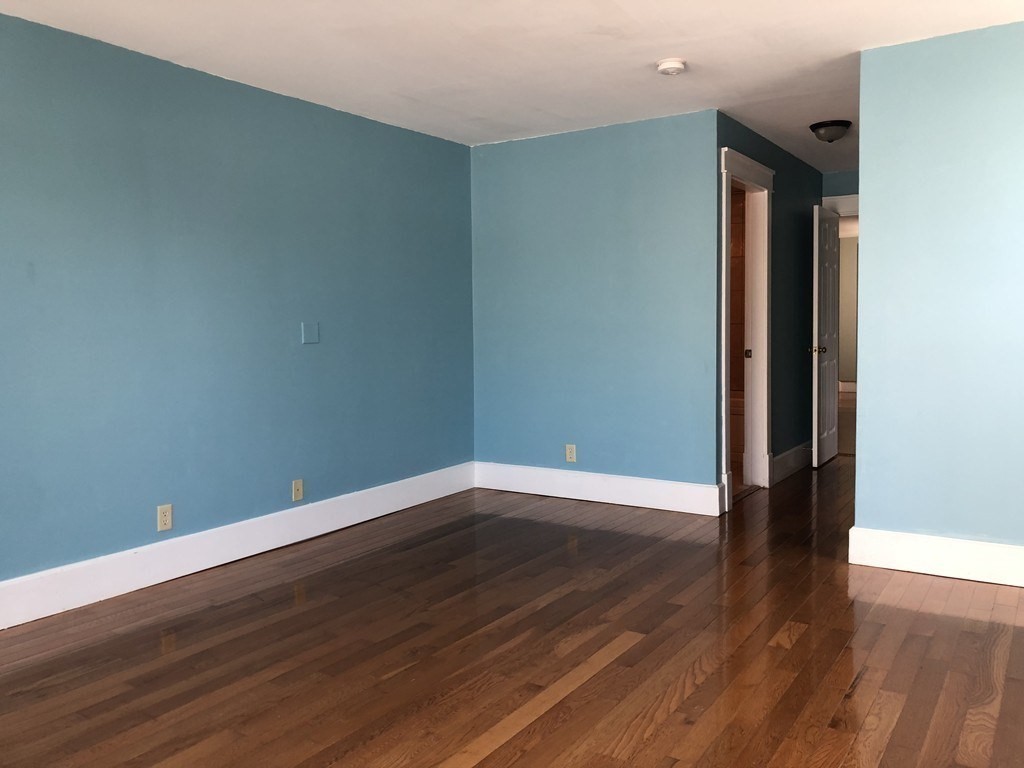 4 bed, 2 bath apartment for rent at 39 Magazine St Unit 2, Roxbury — photo 15 of 34