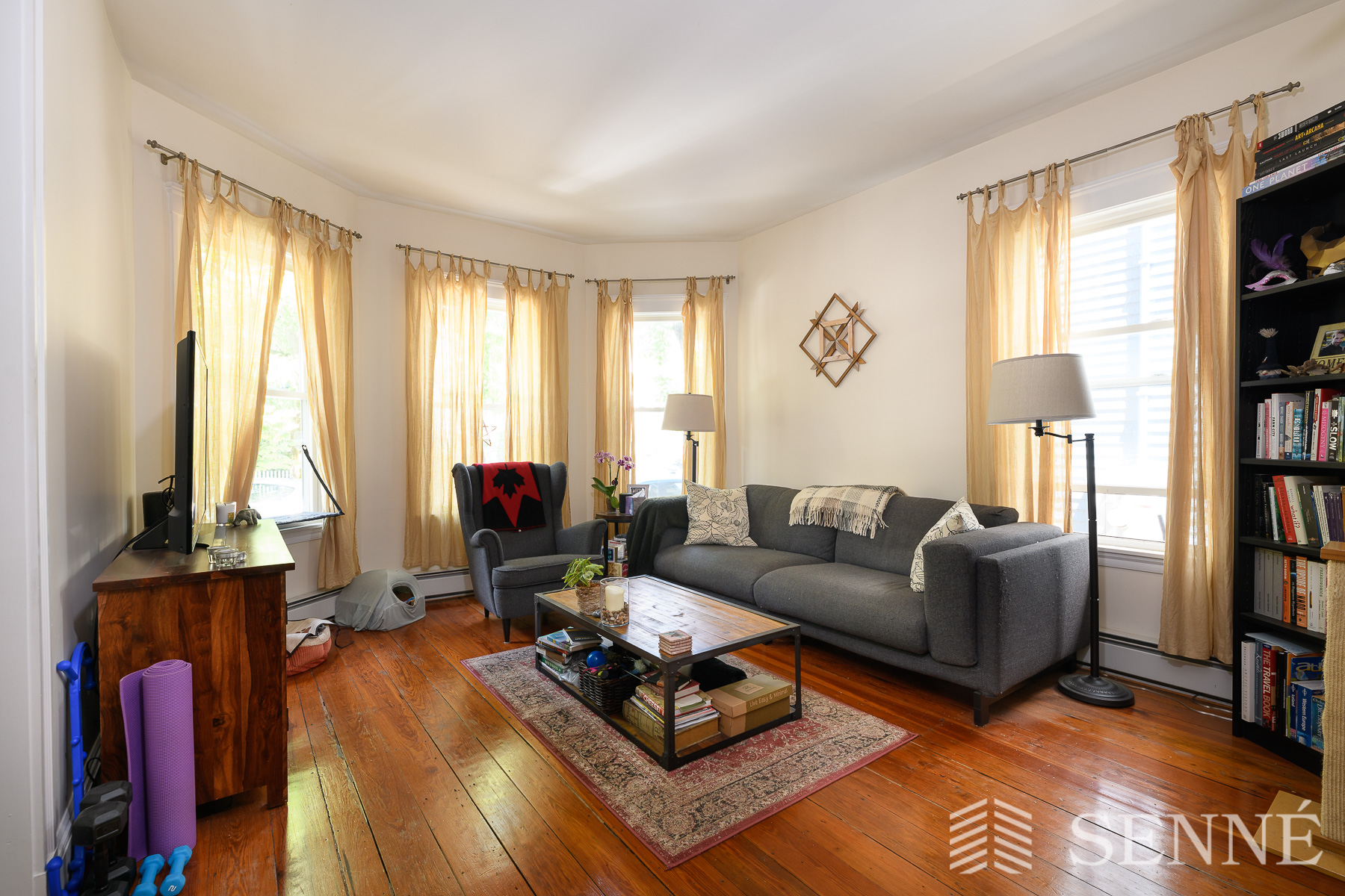2 bed, 1 bath apartment for rent at 39 Magnolia Ave Unit 1, Mid Cambridge — photo 3 of 12