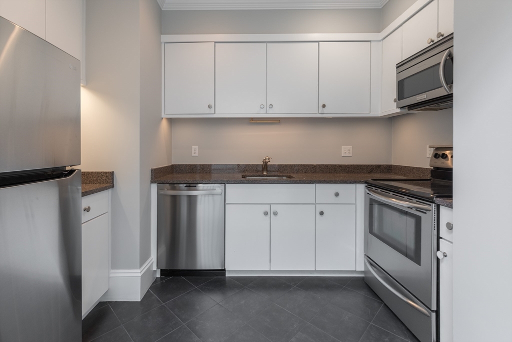 2 bed, 1 bath apartment for rent at 39 Marlborough St Unit 4, Back Bay — photo 10 of 18