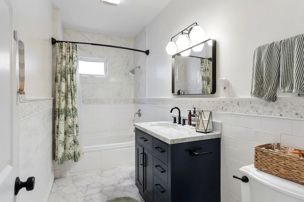 4 bed, 1 bath apartment for rent at 39 Mellen St Unit A, Dorchester — photo 7 of 11