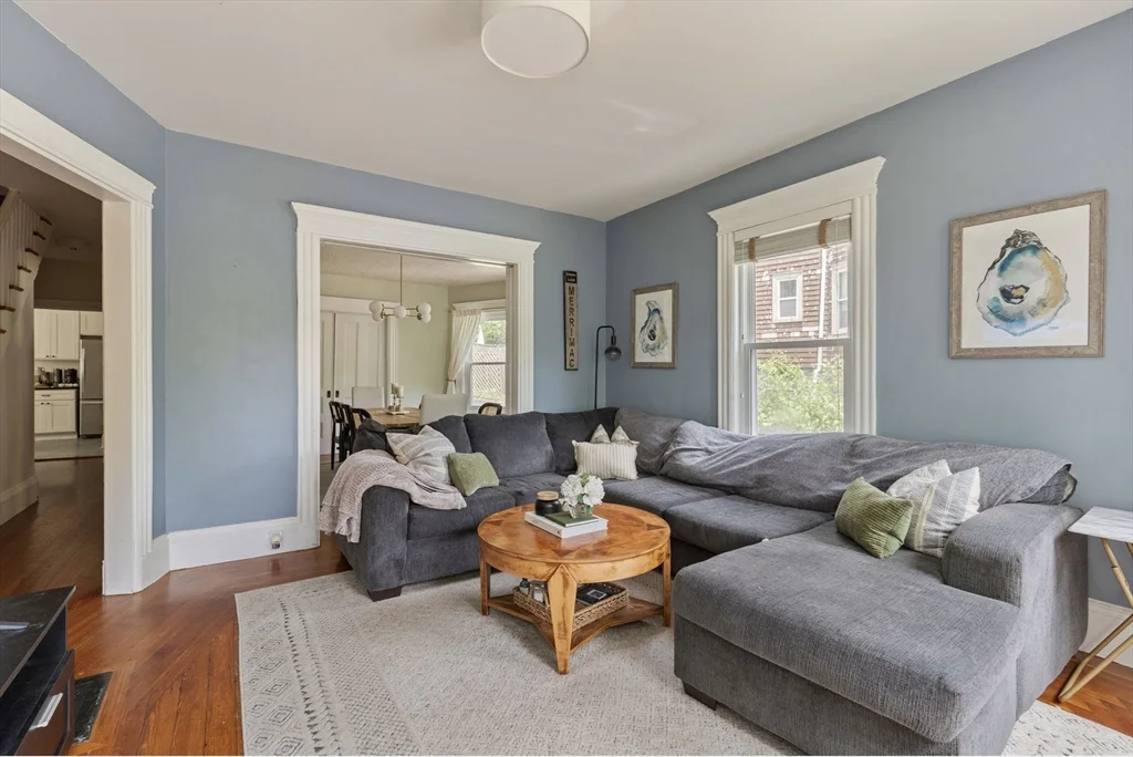 4 bed, 1 bath apartment for rent at 39 Mellen St Unit A, Dorchester — photo 3 of 11