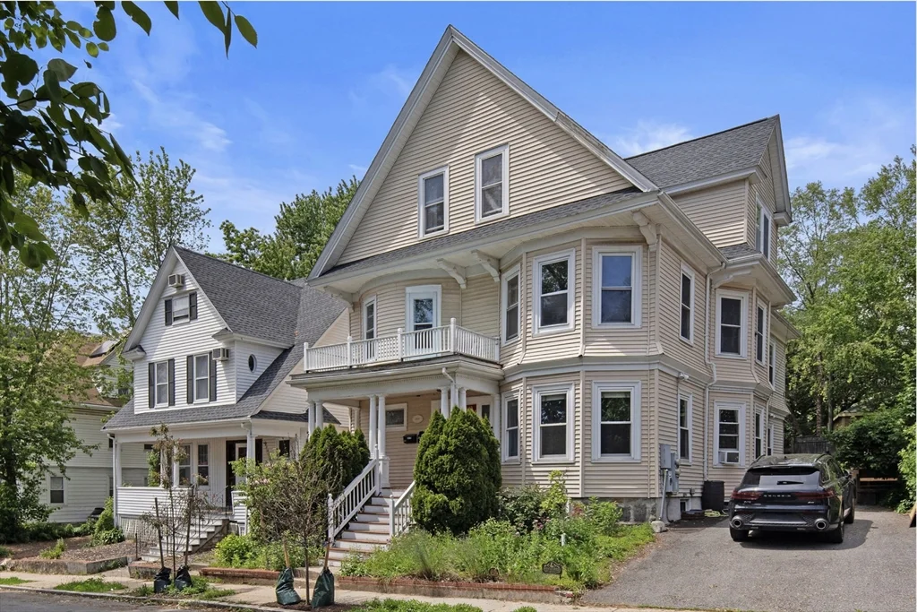 4 bed, 1 bath apartment for rent at 39 Mellen St Unit A, Dorchester — photo 1 of 11