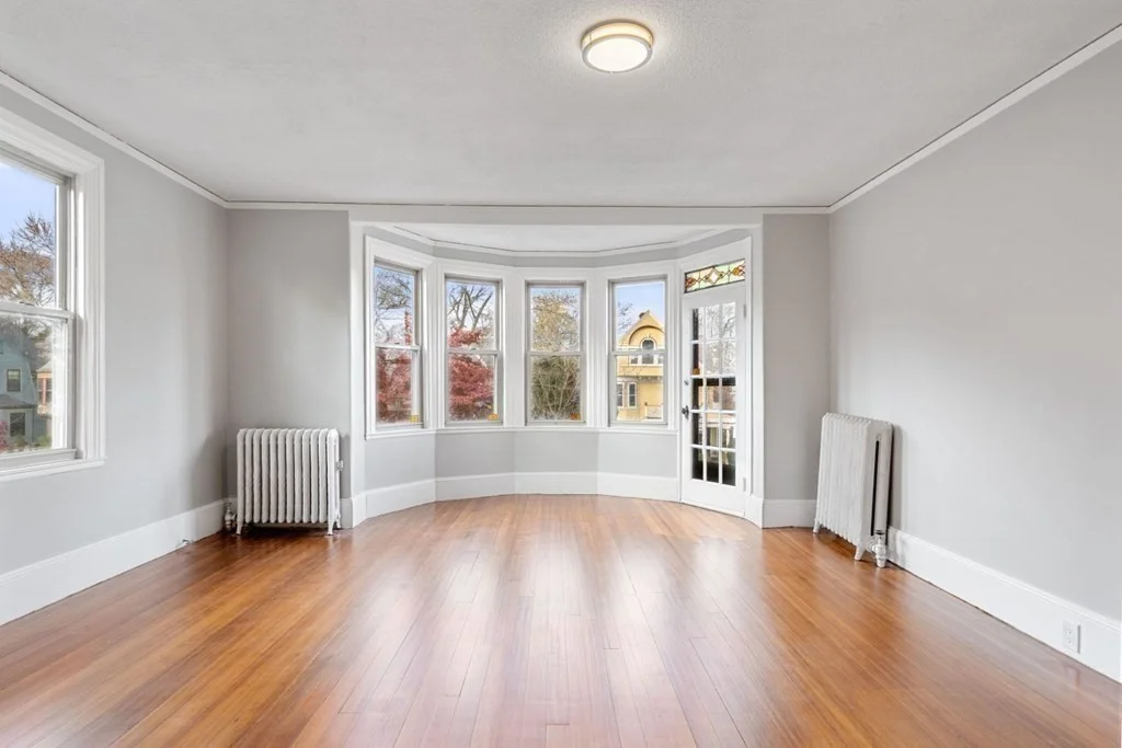 3 bed, 1 bath apartment for rent at 39 Mellville Ave Unit 2, Boston — photo 2 of 25