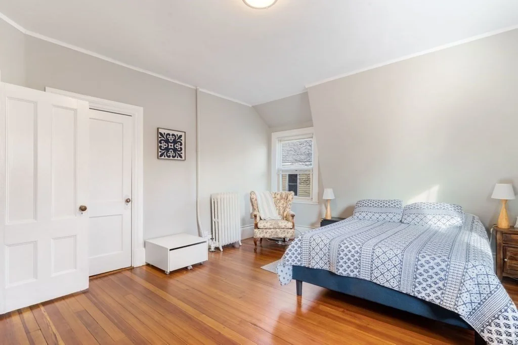 3 bed, 1 bath apartment for rent at 39 Mellville Ave Unit 2, Boston — photo 14 of 25