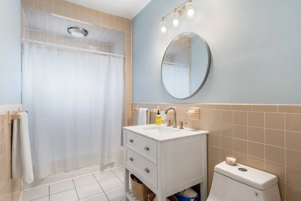 3 bed, 1 bath apartment for rent at 39 Mellville Ave Unit 2, Boston — photo 12 of 25