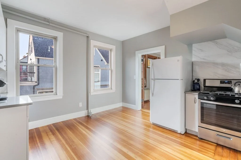 3 bed, 1 bath apartment for rent at 39 Mellville Ave Unit 2, Boston — photo 10 of 25
